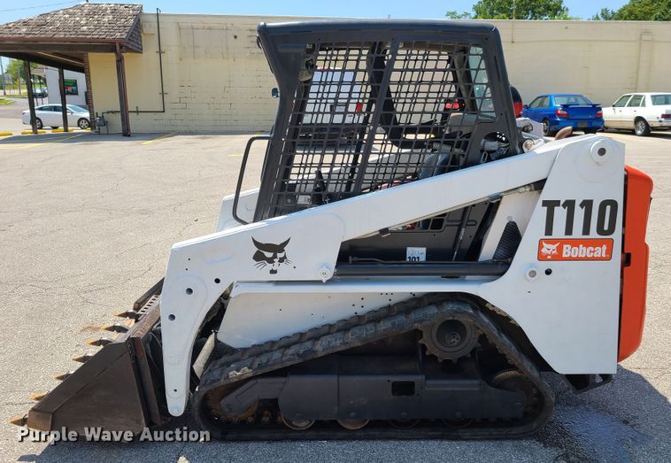 image for item GP9232 2009 Bobcat T110  tracked skid steer loader