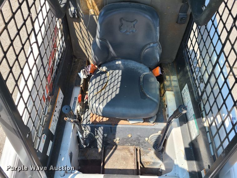 image for item GP9232 2009 Bobcat T110  tracked skid steer loader