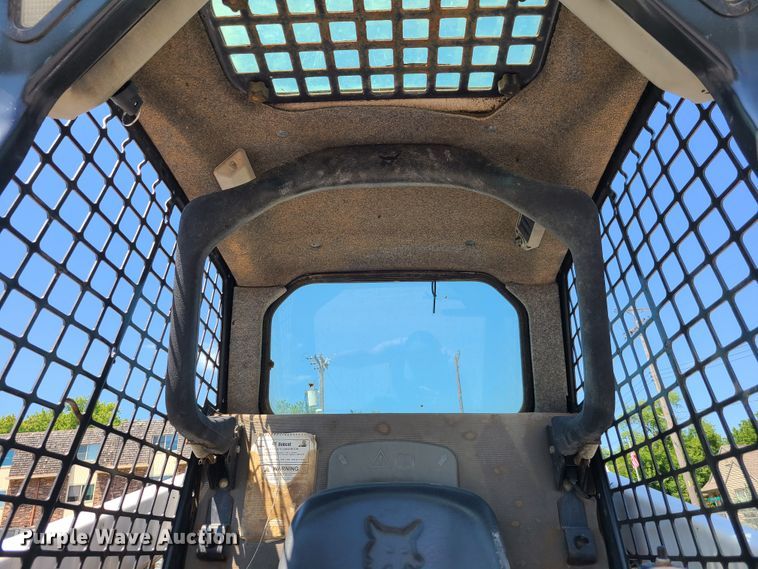 image for item GP9232 2009 Bobcat T110  tracked skid steer loader