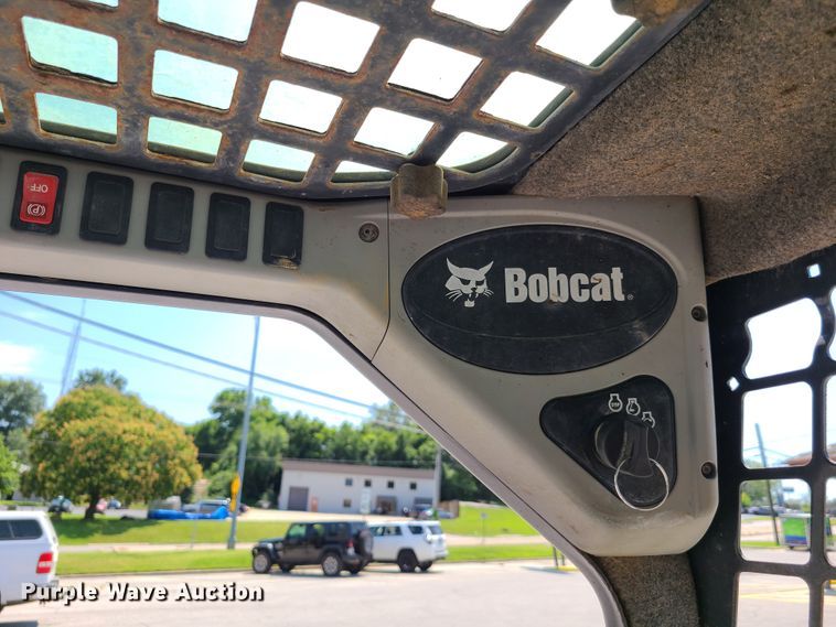 image for item GP9232 2009 Bobcat T110  tracked skid steer loader