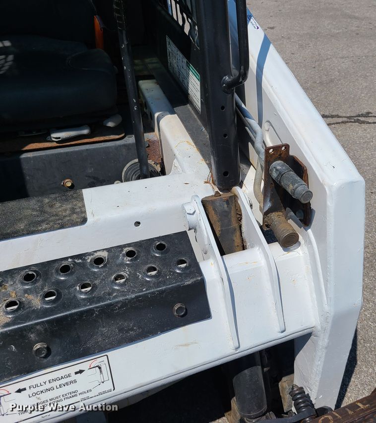 image for item GP9232 2009 Bobcat T110  tracked skid steer loader