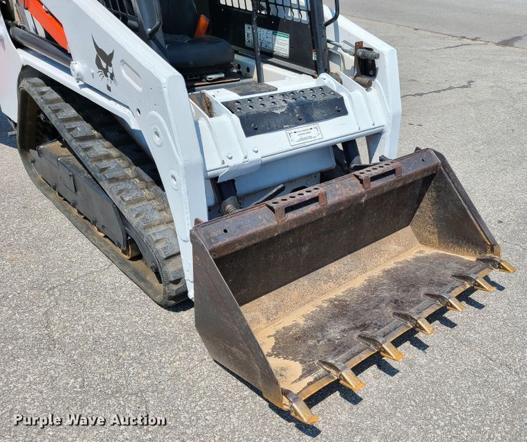 image for item GP9232 2009 Bobcat T110  tracked skid steer loader