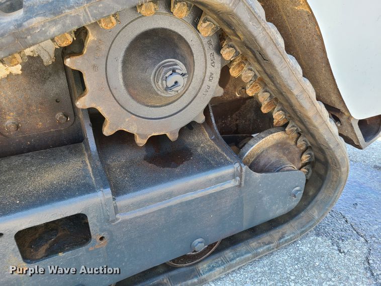 image for item GP9232 2009 Bobcat T110  tracked skid steer loader