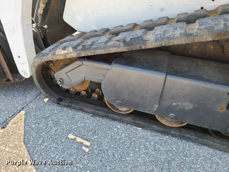 image for item GP9232 2009 Bobcat T110  tracked skid steer loader