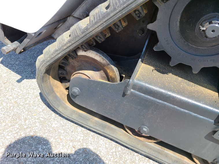 image for item GP9232 2009 Bobcat T110  tracked skid steer loader