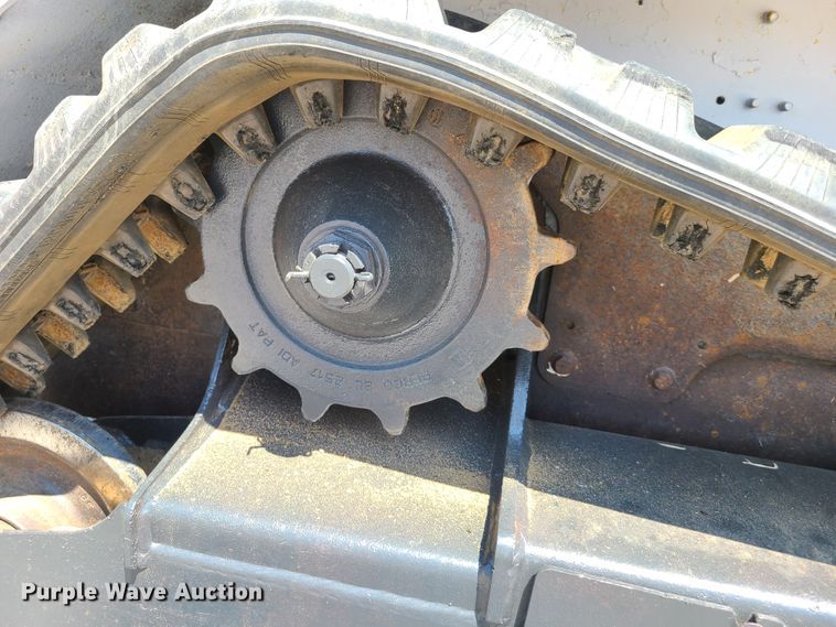 image for item GP9232 2009 Bobcat T110  tracked skid steer loader