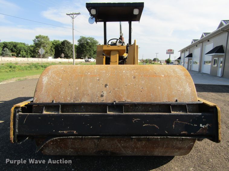 image for item GQ9056 1993 Caterpillar CS563A  vibratory single drum roller