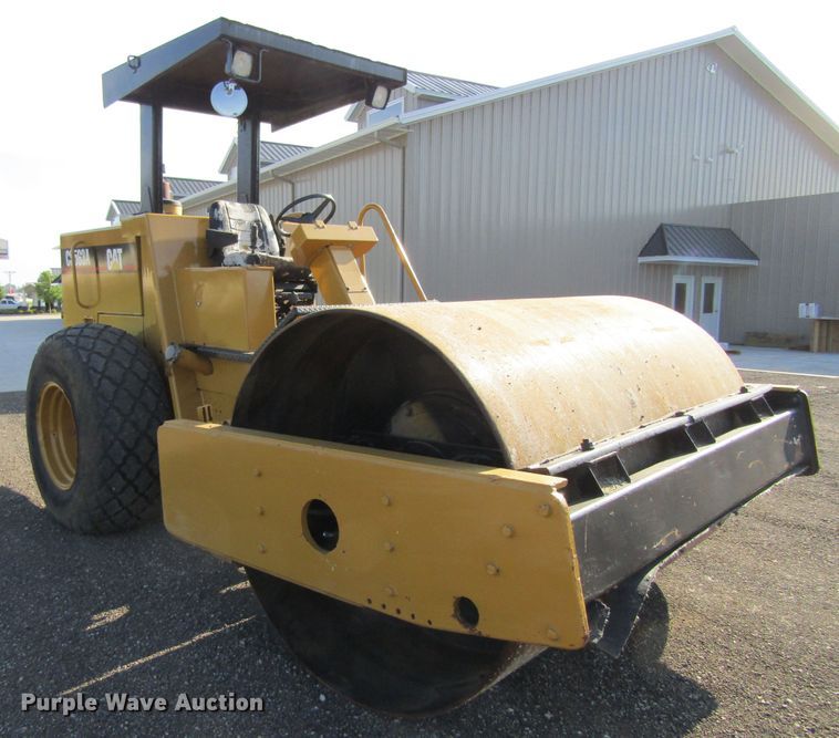 image for item GQ9056 1993 Caterpillar CS563A  vibratory single drum roller