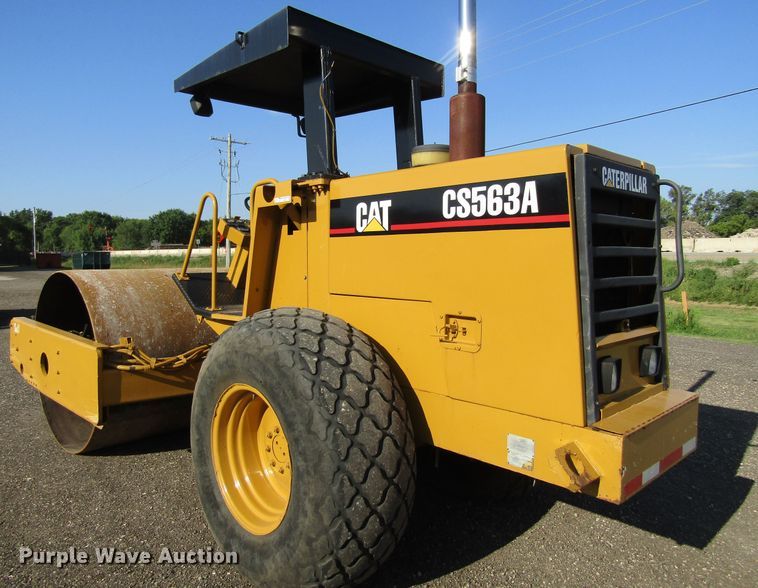 image for item GQ9056 1993 Caterpillar CS563A  vibratory single drum roller