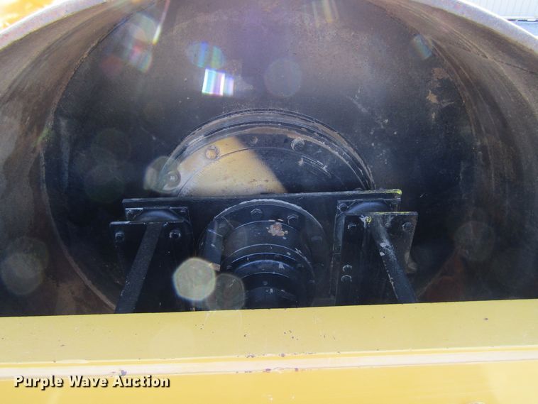 image for item GQ9056 1993 Caterpillar CS563A  vibratory single drum roller