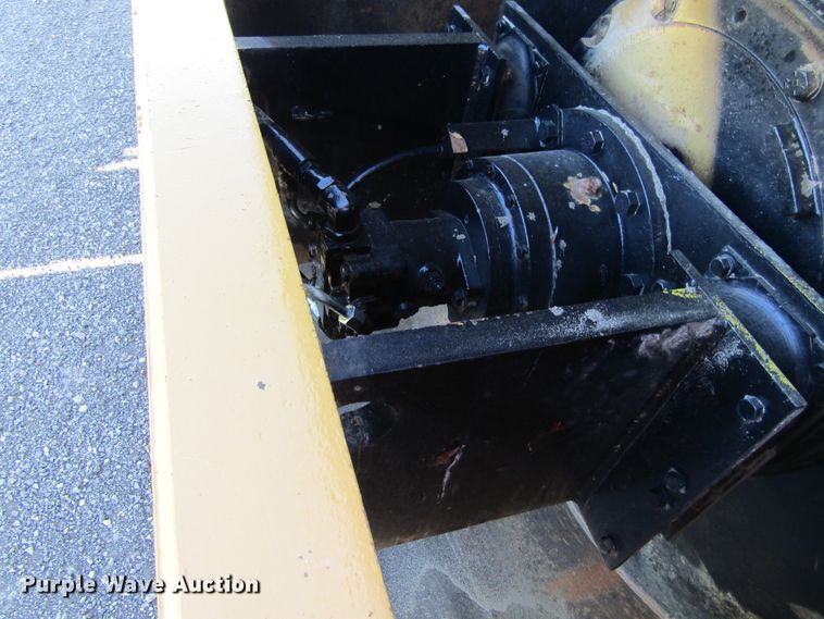 image for item GQ9056 1993 Caterpillar CS563A  vibratory single drum roller