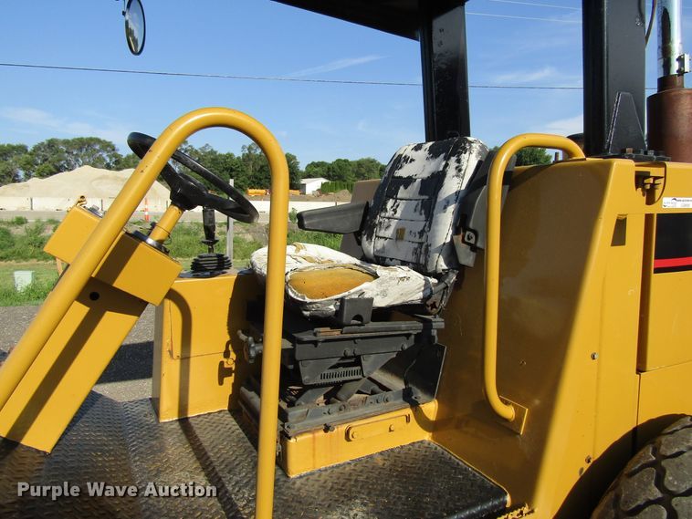 image for item GQ9056 1993 Caterpillar CS563A  vibratory single drum roller