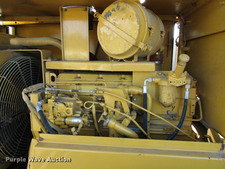 image for item GQ9056 1993 Caterpillar CS563A  vibratory single drum roller