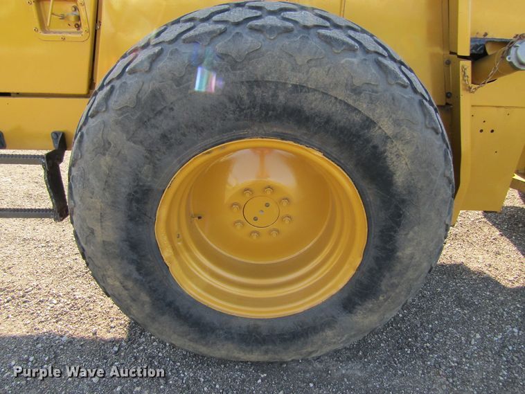 image for item GQ9056 1993 Caterpillar CS563A  vibratory single drum roller