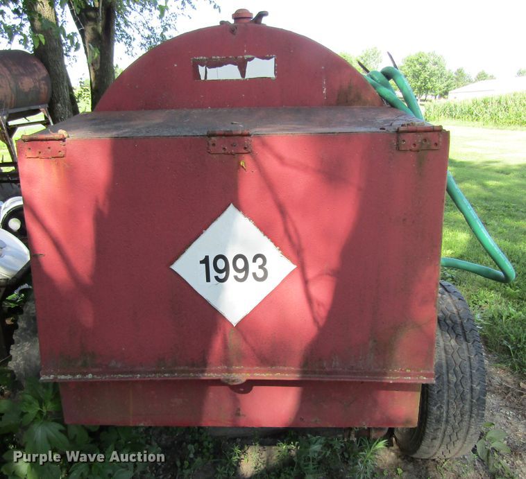 image for item GQ9071 1,100 gallon fuel tank