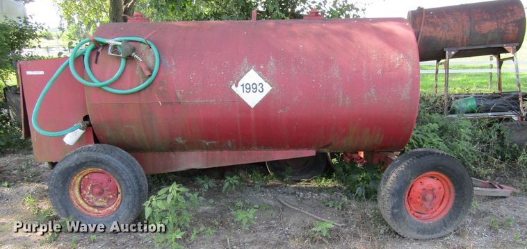 image for item GQ9071 1,100 gallon fuel tank