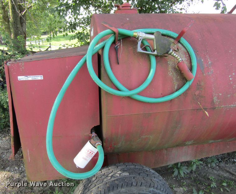 image for item GQ9071 1,100 gallon fuel tank