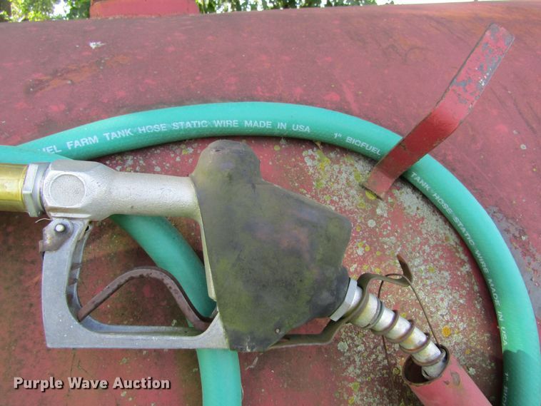 image for item GQ9071 1,100 gallon fuel tank