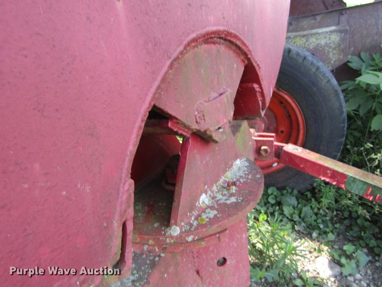 image for item GQ9071 1,100 gallon fuel tank