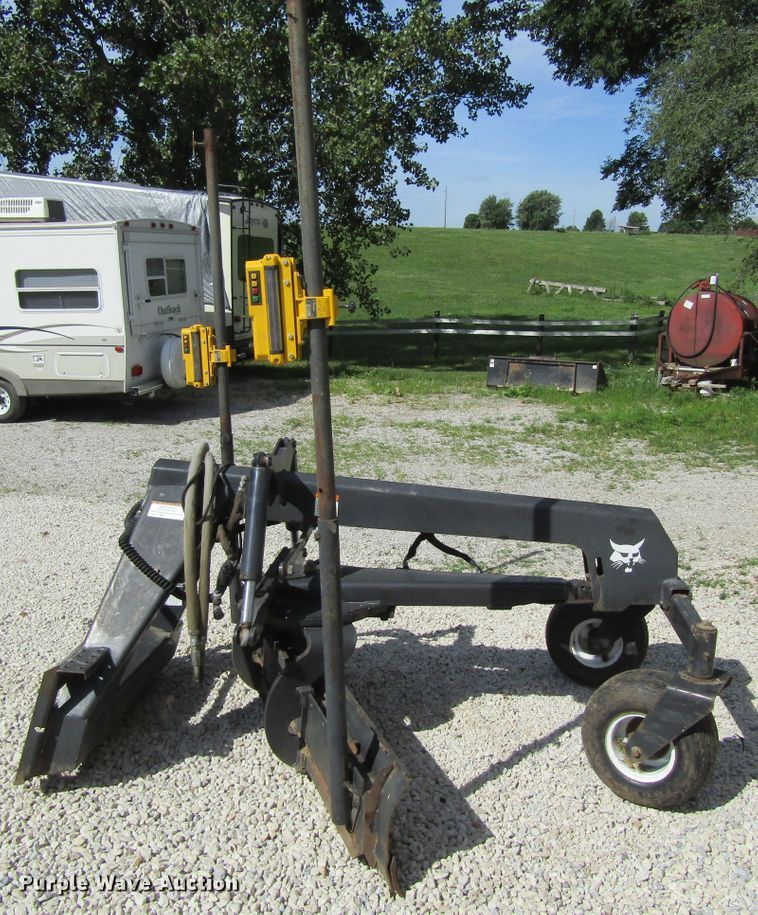 image for item GQ9074 Bobcat Grader skid steer grader