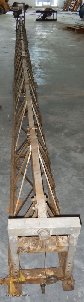 image for item GQ9749 42' vibratory screed