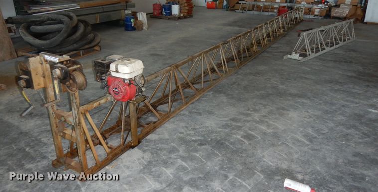 image for item GQ9749 42' vibratory screed