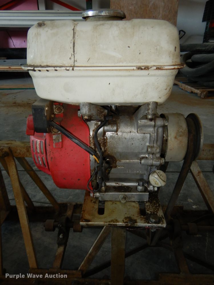 image for item GQ9749 42' vibratory screed