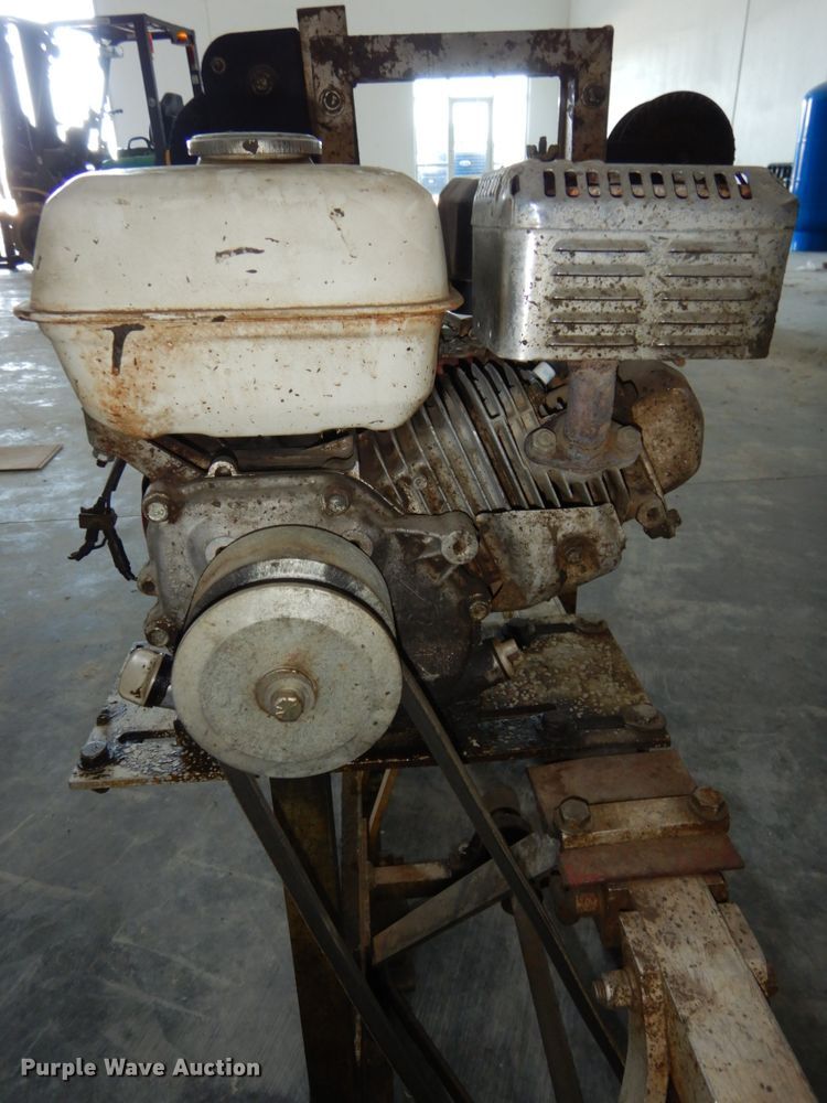 image for item GQ9749 42' vibratory screed