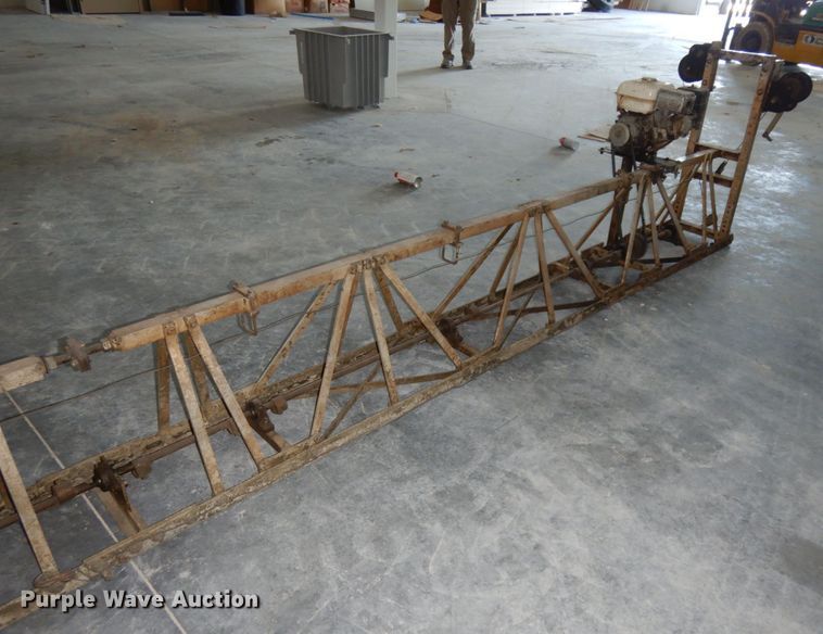 image for item GQ9749 42' vibratory screed