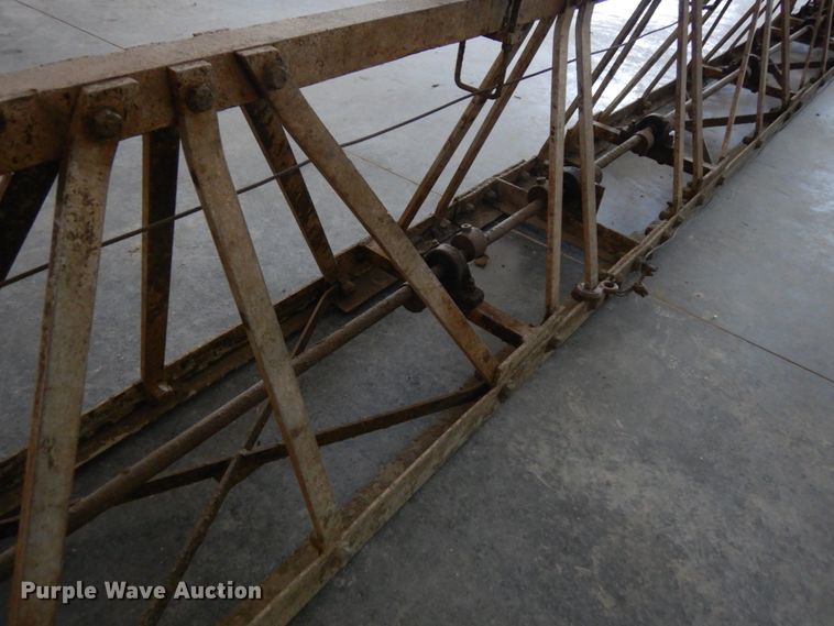 image for item GQ9749 42' vibratory screed