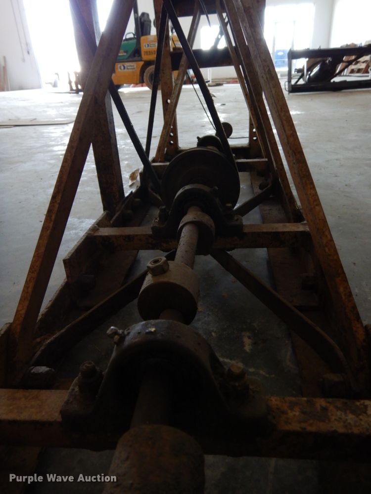 image for item GQ9749 42' vibratory screed