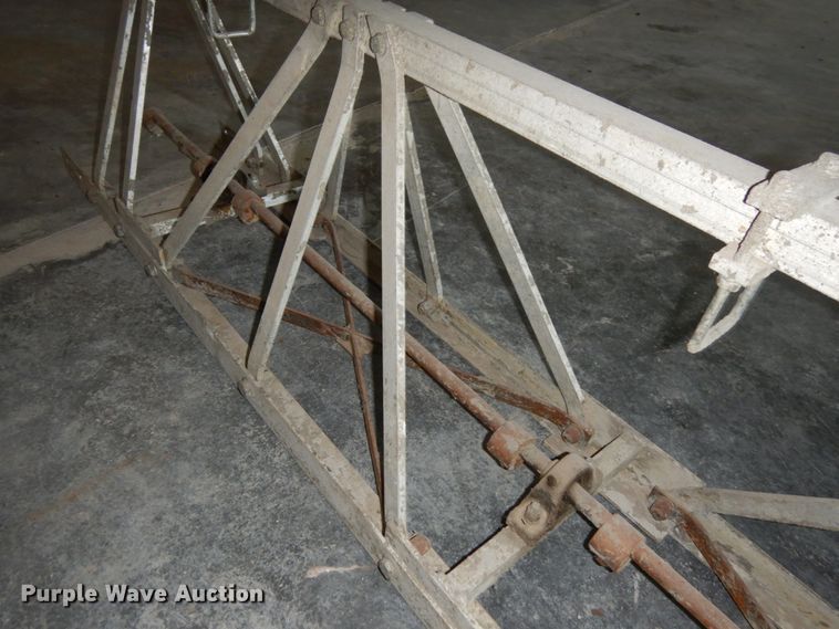 image for item GQ9749 42' vibratory screed