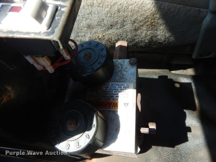 image for item GV9170 2006 Ford F650 Super Duty XLT  dump truck