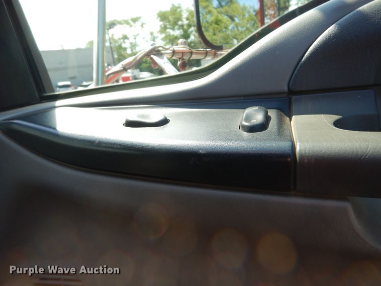 image for item GV9170 2006 Ford F650 Super Duty XLT  dump truck