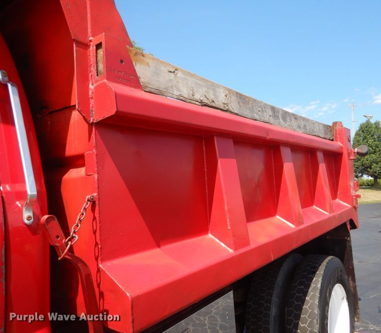 image for item GV9170 2006 Ford F650 Super Duty XLT  dump truck