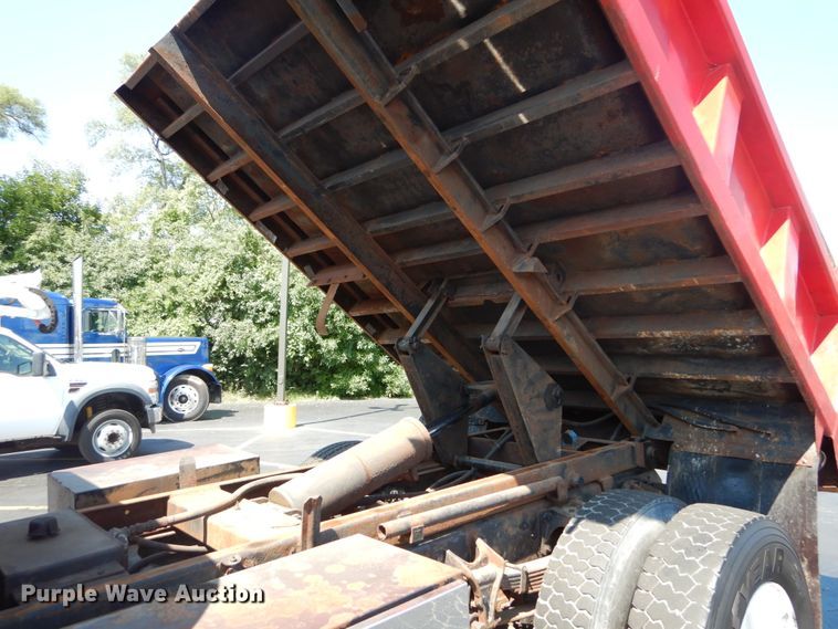 image for item GV9170 2006 Ford F650 Super Duty XLT  dump truck