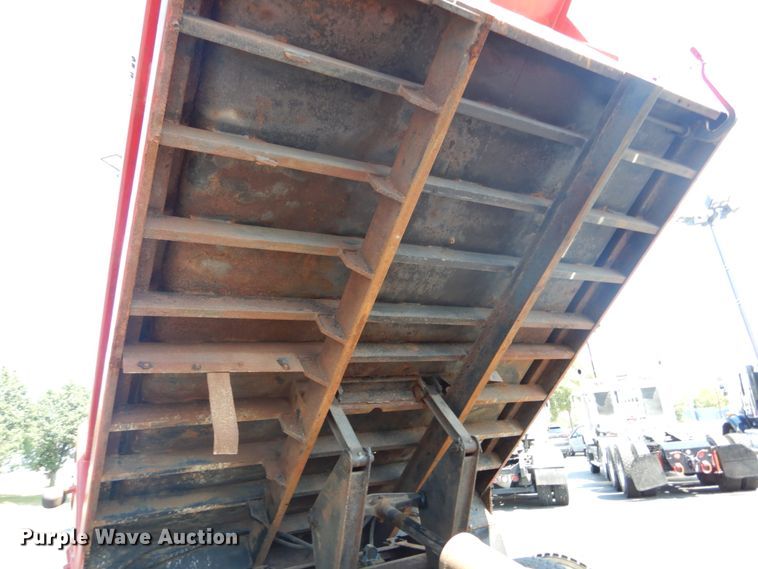 image for item GV9170 2006 Ford F650 Super Duty XLT  dump truck