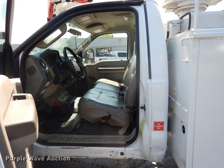 image for item GV9171 2008 Ford F550 Super Duty XL  bucket truck