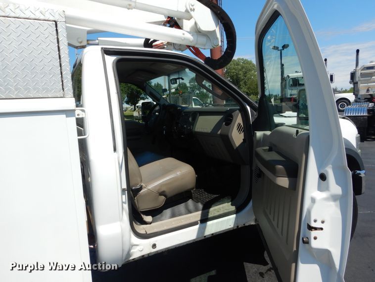image for item GV9171 2008 Ford F550 Super Duty XL  bucket truck