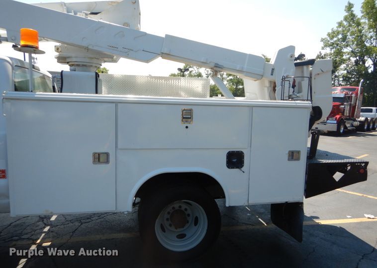 image for item GV9171 2008 Ford F550 Super Duty XL  bucket truck