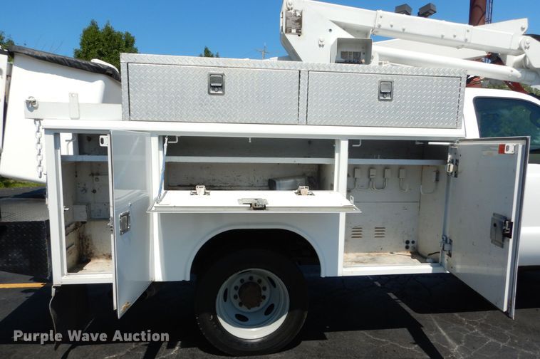 image for item GV9171 2008 Ford F550 Super Duty XL  bucket truck