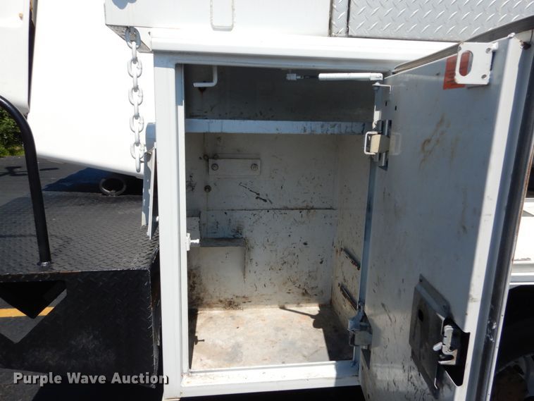 image for item GV9171 2008 Ford F550 Super Duty XL  bucket truck