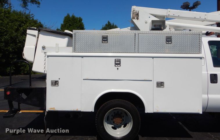 image for item GV9171 2008 Ford F550 Super Duty XL  bucket truck