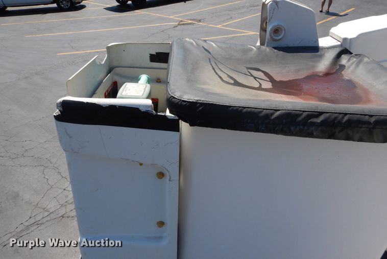 image for item GV9171 2008 Ford F550 Super Duty XL  bucket truck