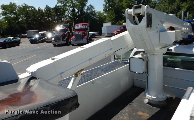image for item GV9171 2008 Ford F550 Super Duty XL  bucket truck