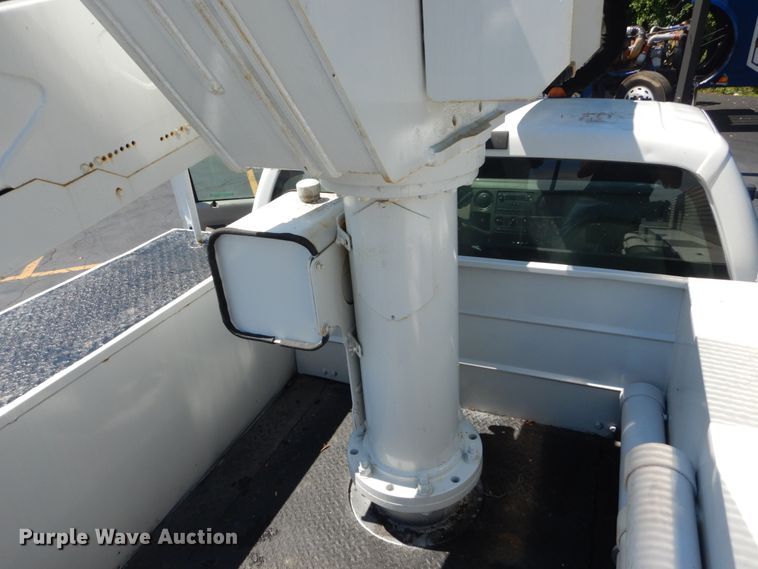 image for item GV9171 2008 Ford F550 Super Duty XL  bucket truck