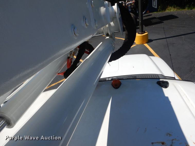 image for item GV9171 2008 Ford F550 Super Duty XL  bucket truck