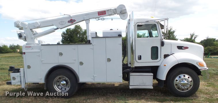 image for item GX9170 2007 Peterbilt 335  service truck