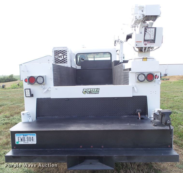 image for item GX9170 2007 Peterbilt 335  service truck