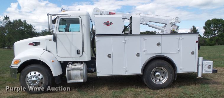 image for item GX9170 2007 Peterbilt 335  service truck